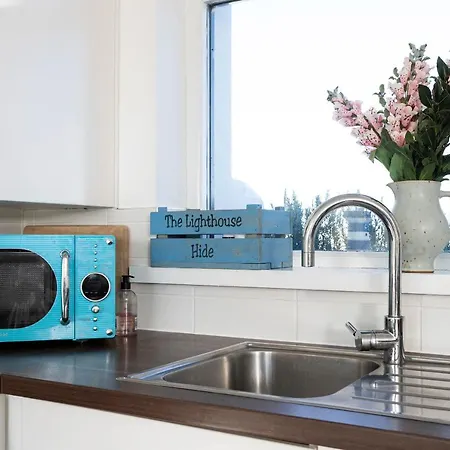 Finest Retreats - The Lighthouse Hide Rampside