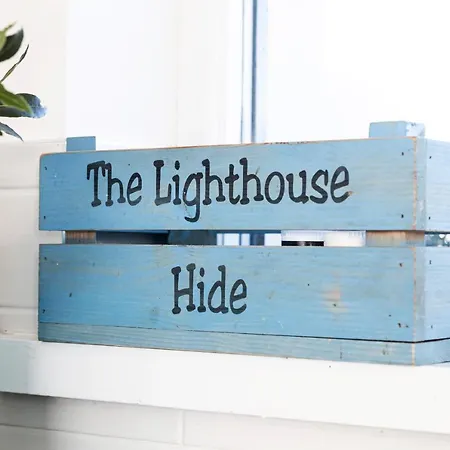 Finest Retreats - The Lighthouse Hide *