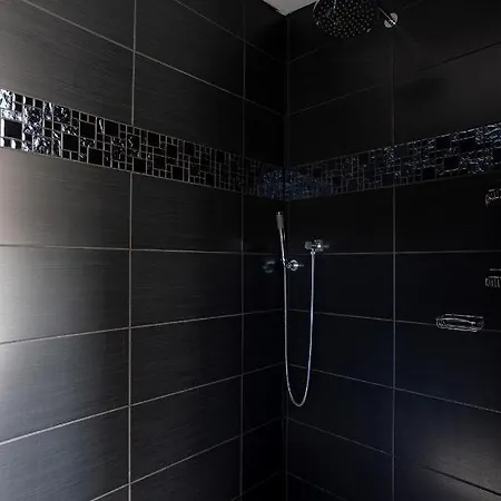 Finest Retreats - The Lighthouse Hide * Rampside