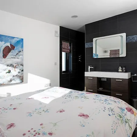 Finest Retreats - The Lighthouse Hide 度假居