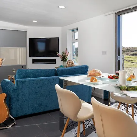 בית נופש Finest Retreats - The Lighthouse Hide