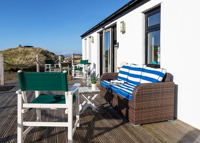 Finest Retreats - The Lighthouse Hide *