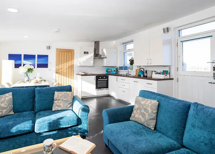 Finest Retreats - The Lighthouse Hide *