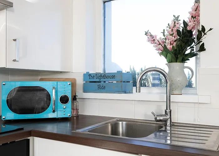 Finest Retreats - The Lighthouse Hide Rampside