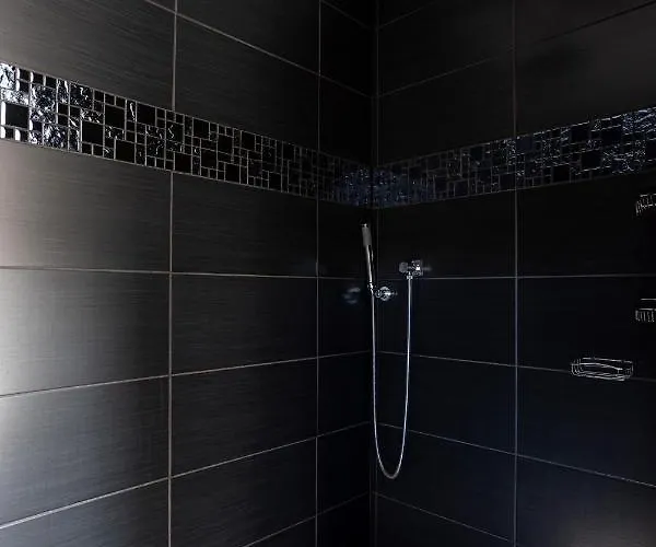 Finest Retreats - The Lighthouse Hide * Rampside