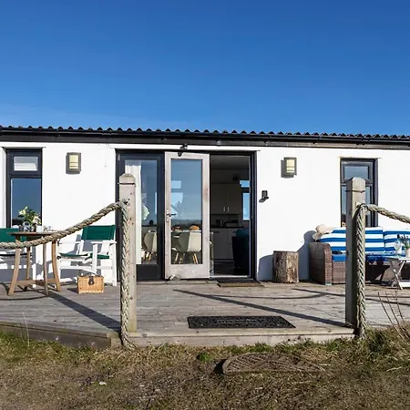 Finest Retreats - The Lighthouse Hide *