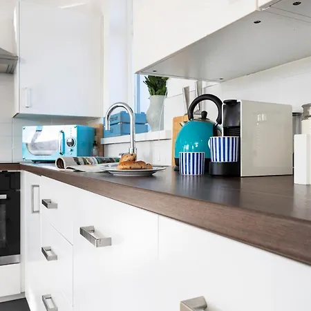 Finest Retreats - The Lighthouse Hide * Rampside